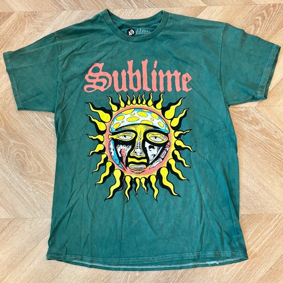 L - Sublime Graphic Tee in Green - Picture 1 of 4
